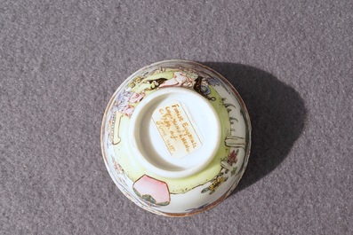 Une tasse et soucoupe en porcelaine de Chine famille rose &agrave; d&eacute;cor d'une musicienne, Yongzheng